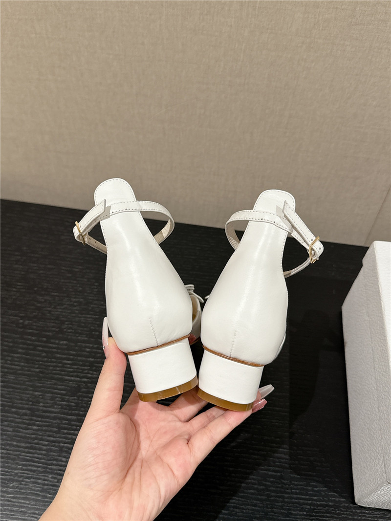 D10r tale butterfly beaded pumps in ivory leather