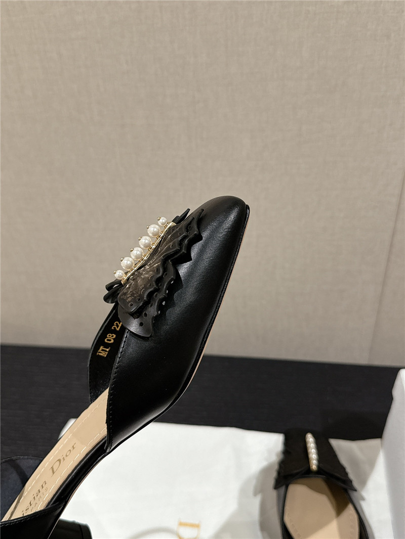 D10r tale butterfly beaded pumps in black leather