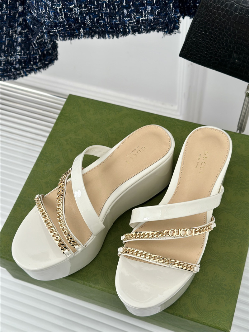 Gvc*1 signoria chain strappy platform slides in white