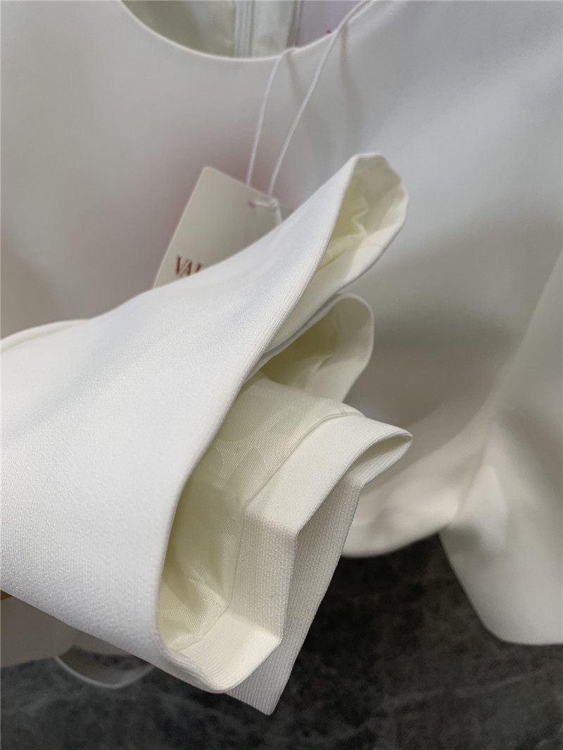 Va1e*ntin0 chain belt short sleeve dress replica d&g clothing