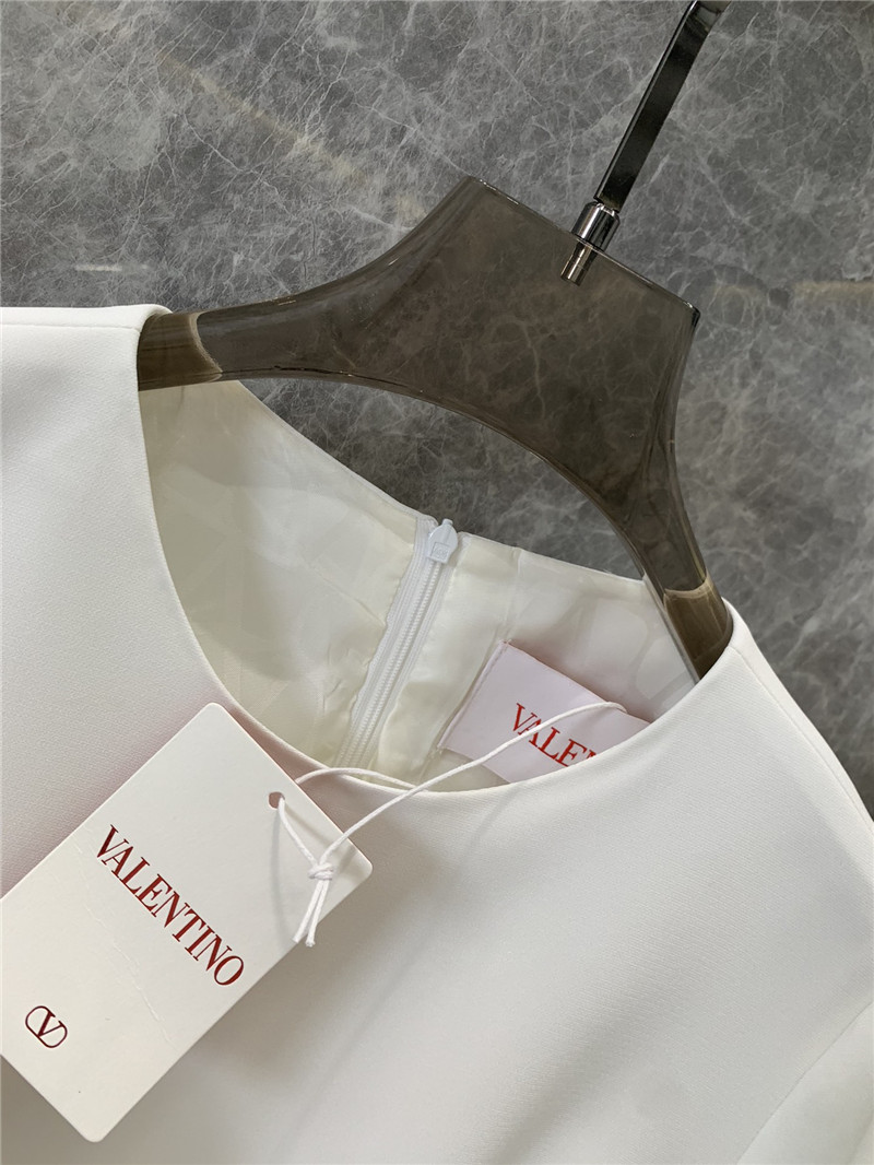 Va1e*ntin0 chain belt short sleeve dress replica d&g clothing