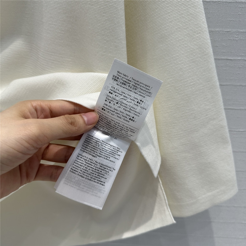 Va1e*ntin0 v logo sweater replica designer clothes