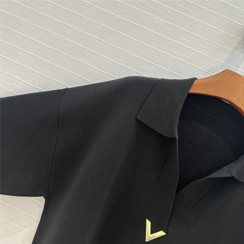 Va1e*ntin0 v logo sweater replica designer clothes