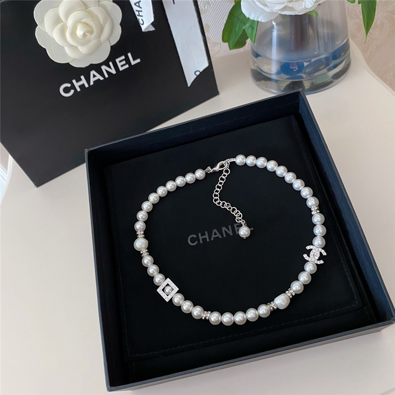 Ch**el square double c pearl necklace