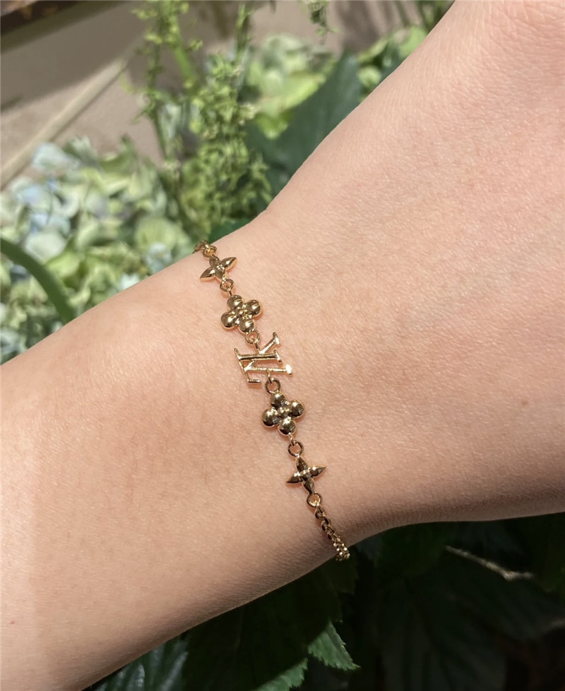 l0vis Vvtt0n lv small flower logo bracelet