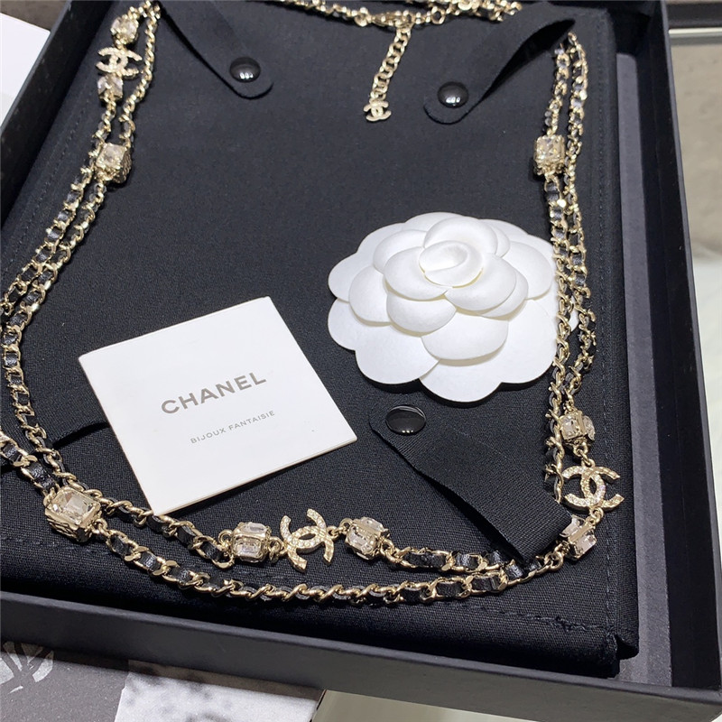 ch**el half D1am0nd double c long chain