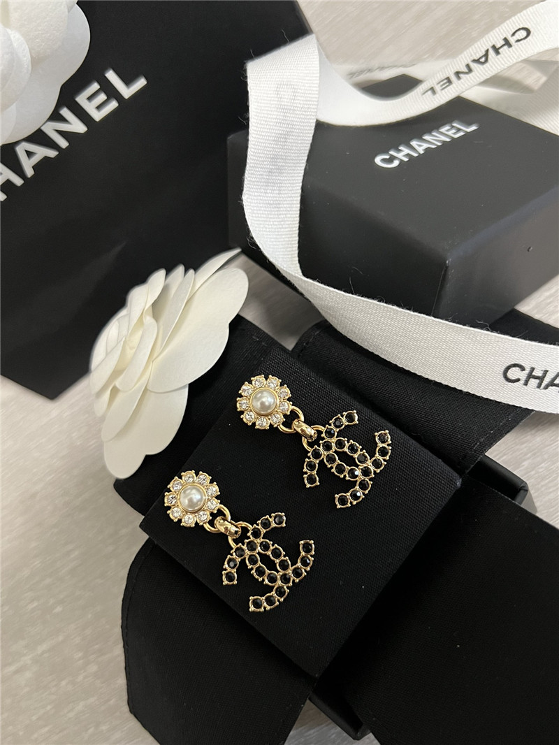 ch**el pearl flower black D1am0nd double c earrings