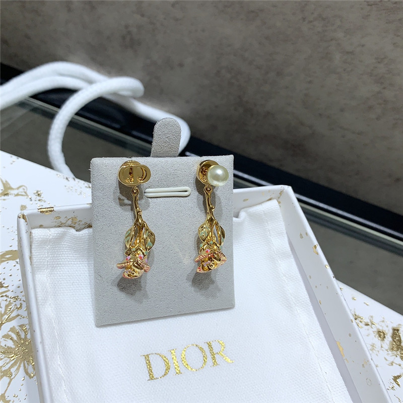 D10r rose earrings