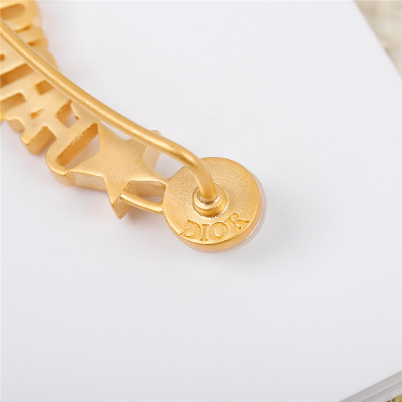 D10r letter pearl earrings