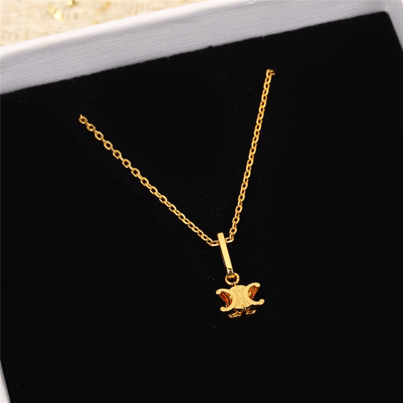 Ce1i*e three-dimensional arc de triomphe necklace