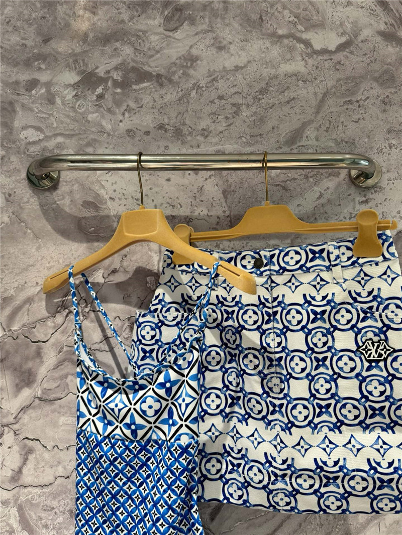 l0vis Vvtt0n lv blue and white porcelain swimsuit replicas clothes