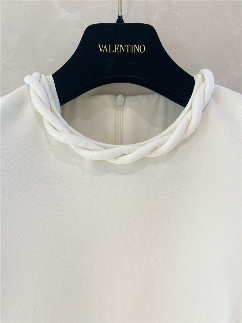 Va1e*ntin0 hand-twisted dress replica d&g clothing