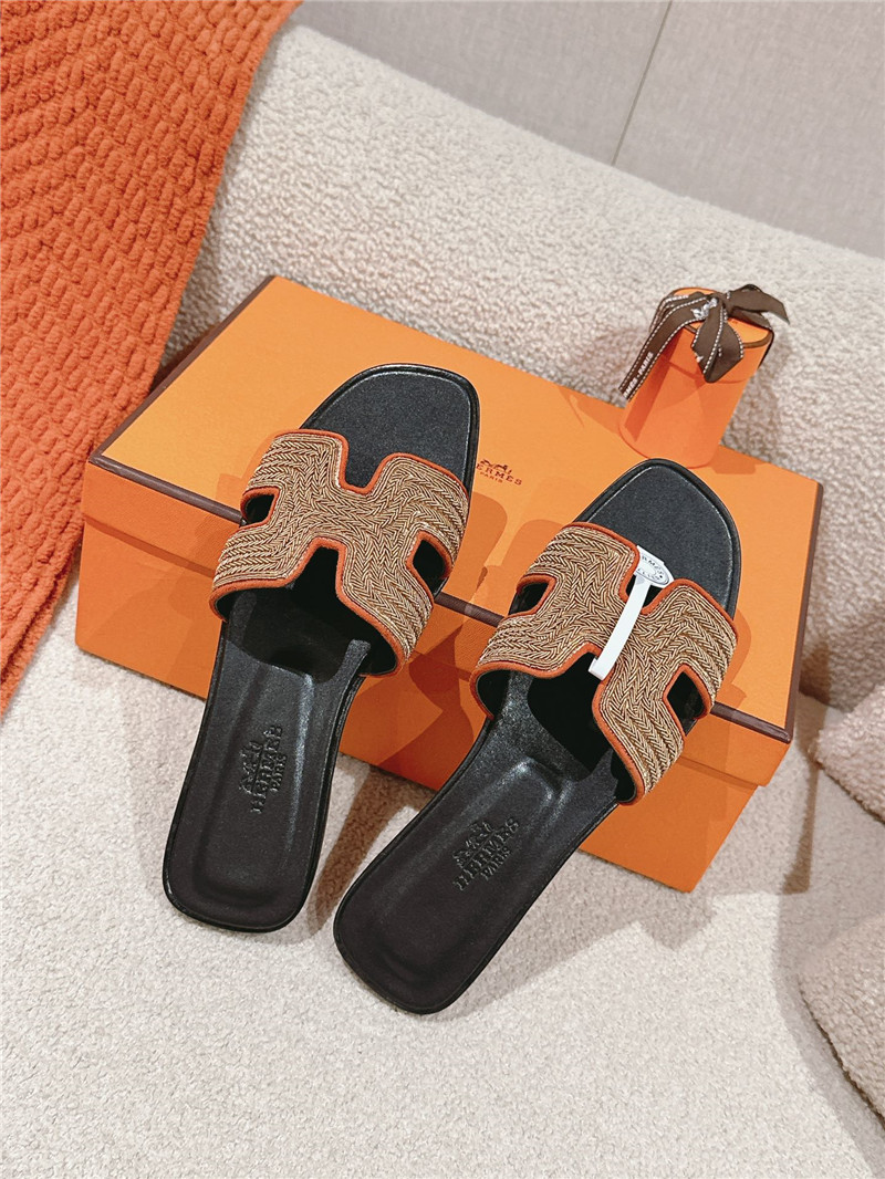 H**me5 oran sandal in turin red suede goatskin and dabka