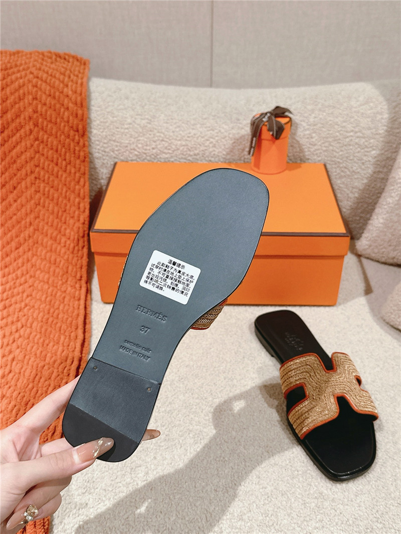 H**me5 oran sandal in turin red suede goatskin and dabka