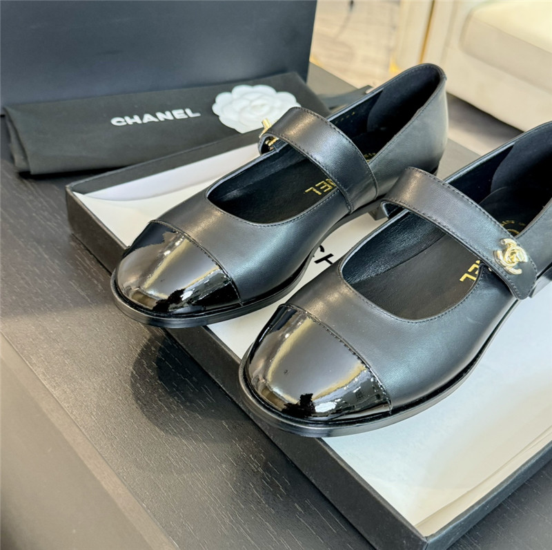 Ch**el gold interlock mary janes in black calfskin