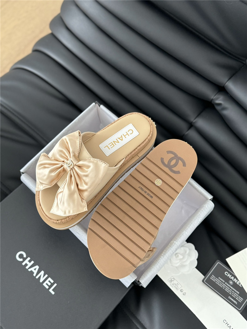 Ch**el silk bow leather platform sandals with crystal Ch**el beige