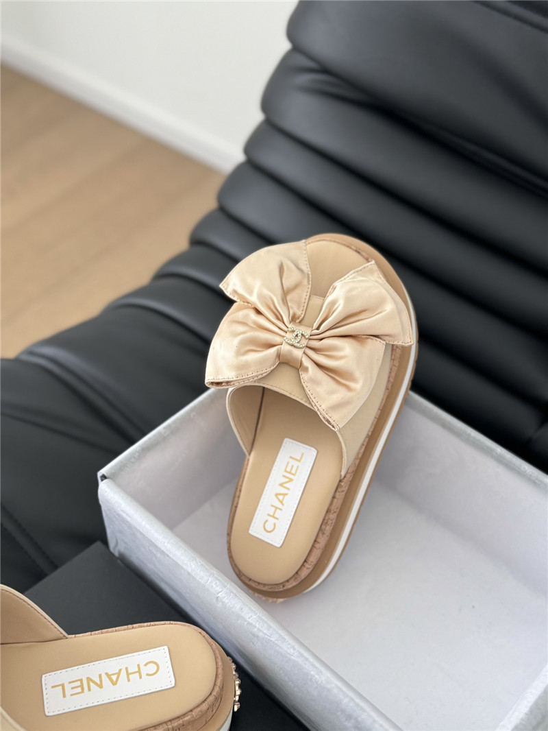 Ch**el silk bow leather platform sandals with crystal Ch**el beige