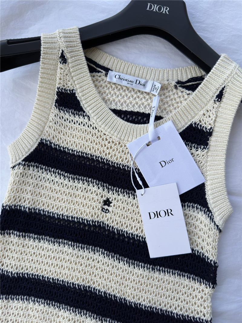 D10r round neck jacquard letter knitted vest top replicas clothes