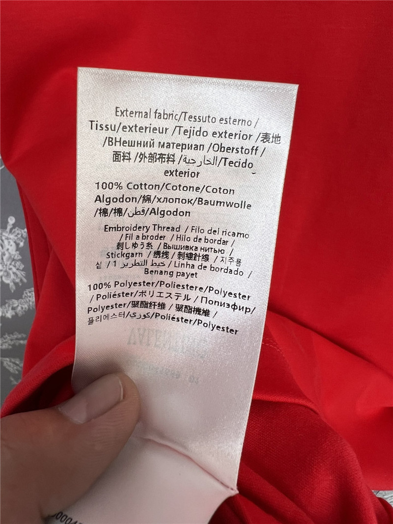 Va1e*ntin0 simple t-shirt cheap replica designer clothes