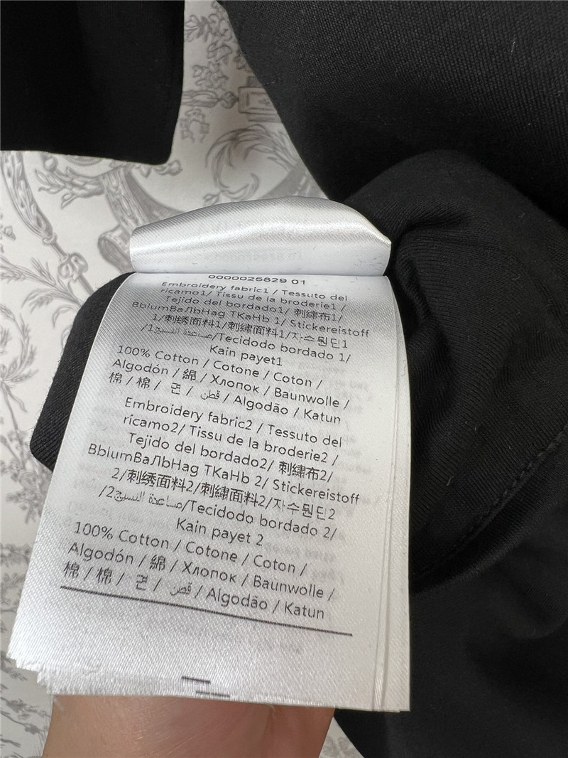 Va1e*ntin0 heavy flower t-shirt replica clothes