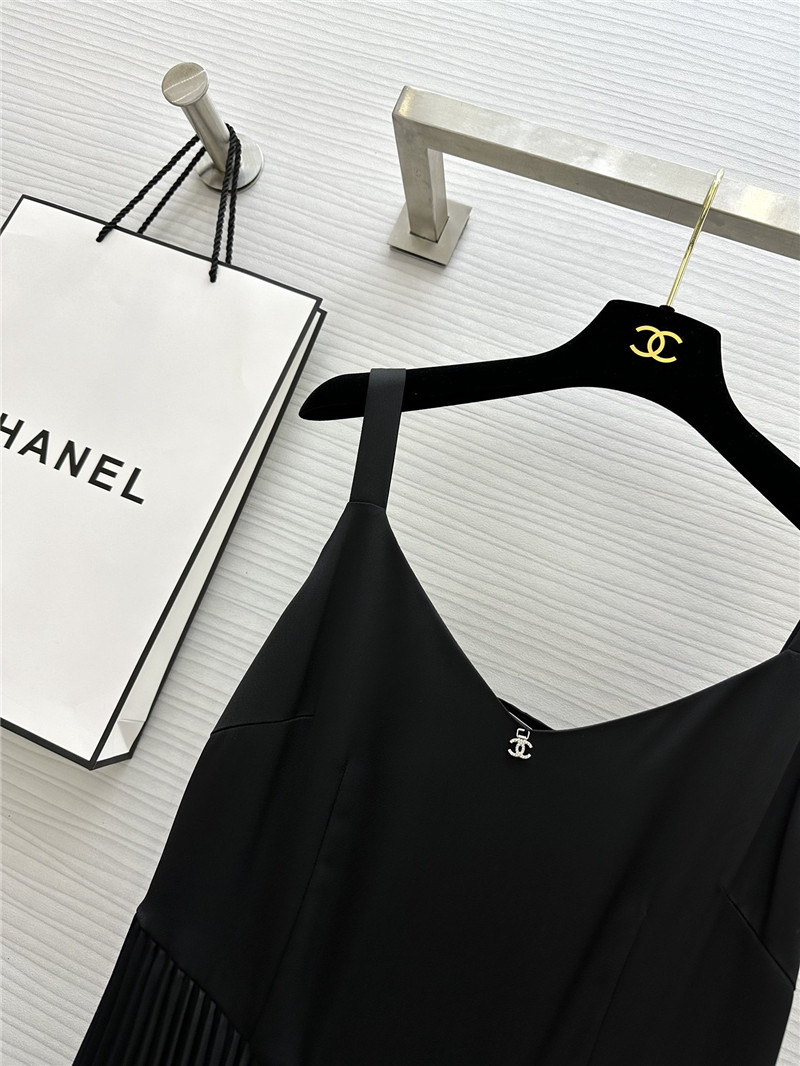 Ch**el v-neck suspender pleated dress replica designer clothes