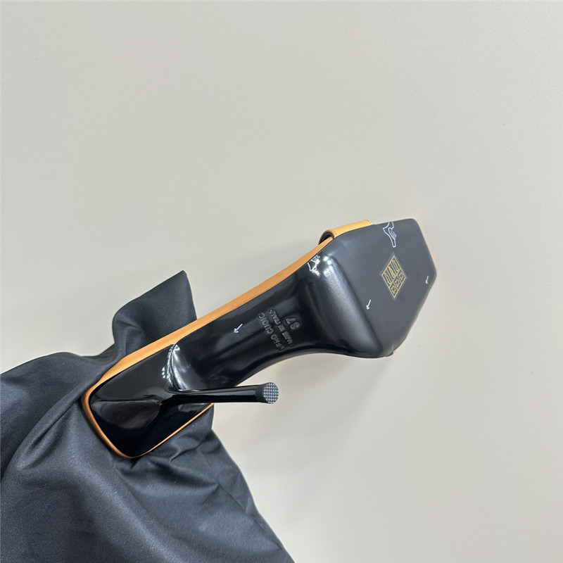 Sa1nt Lau*nt beige calfskin square toe babylon mules