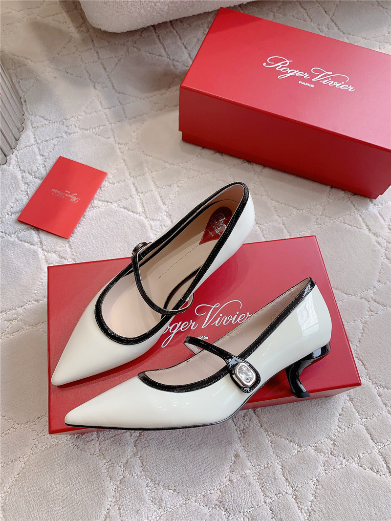 Roger Vivier Virgule Mary Jane Pumps Off-White Patent Leather