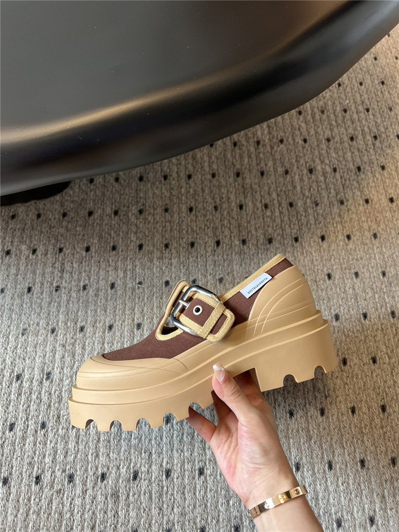 b0tt*ga Ven*ta trek mary-jane in brown and beige