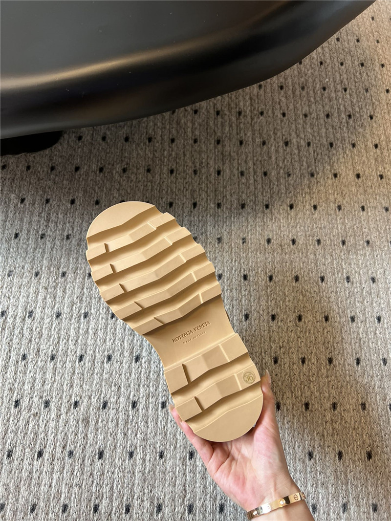 b0tt*ga Ven*ta trek mary-jane in brown and beige