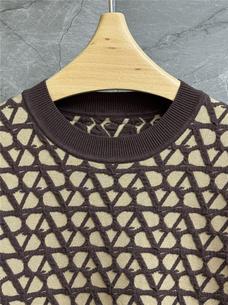 Va1e*ntin0 knitted short sleeve cheap replica designer clothes