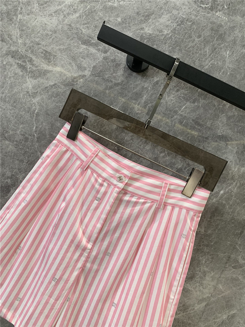 ch**el double c hot D1am0nd striped shorts replicas clothes