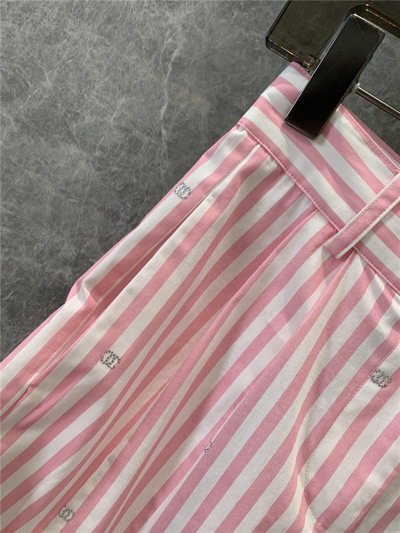 ch**el double c hot D1am0nd striped shorts replicas clothes