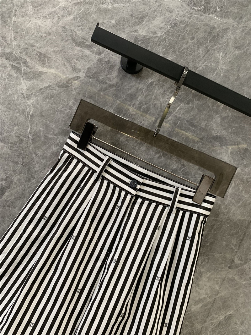 ch**el double c hot D1am0nd striped shorts replicas clothes