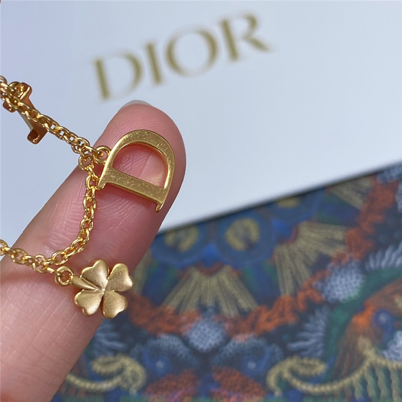 D10r letter bee star bracelet