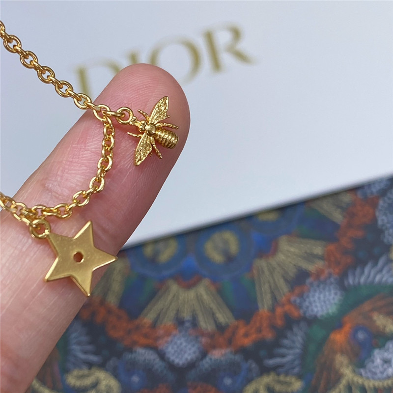 D10r letter bee star bracelet