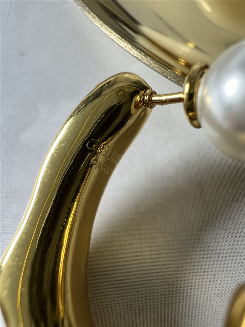 Ce1i*e white irregular earrings