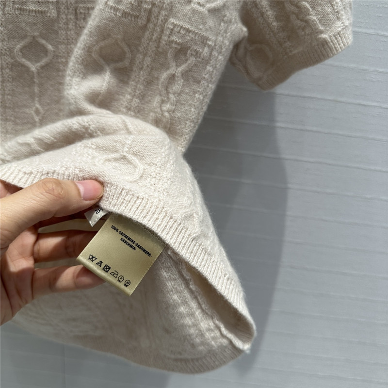 H**me5 brown short sleeve knitted top