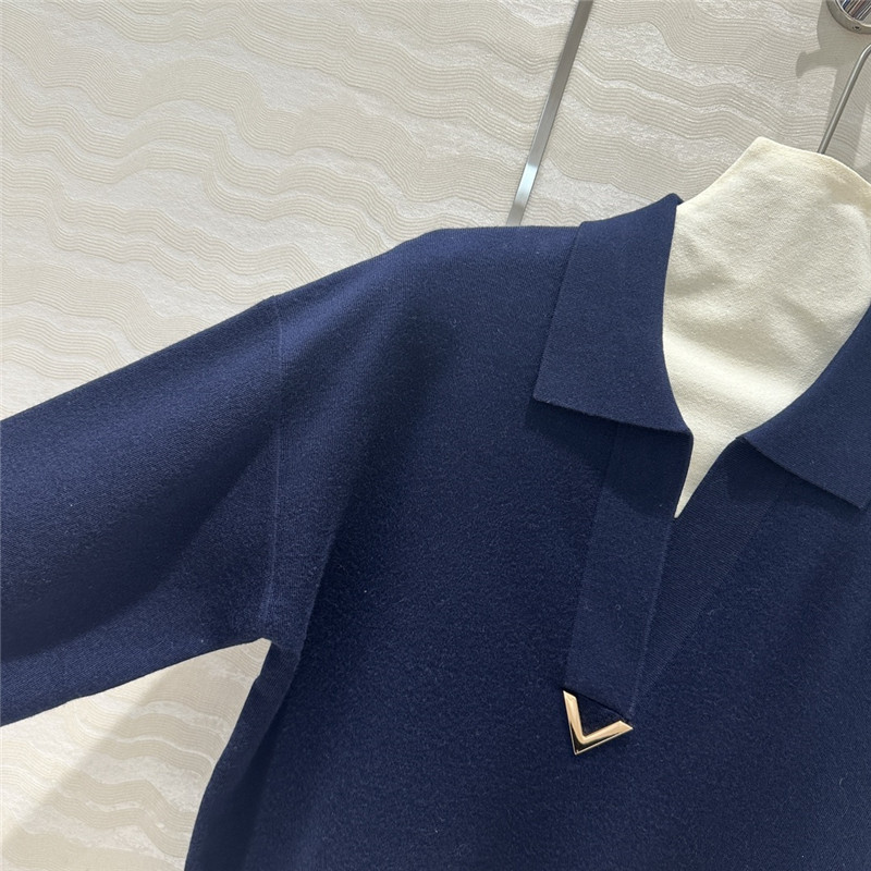 Va1e*ntin0 metal v logo top replica designer clothing websites