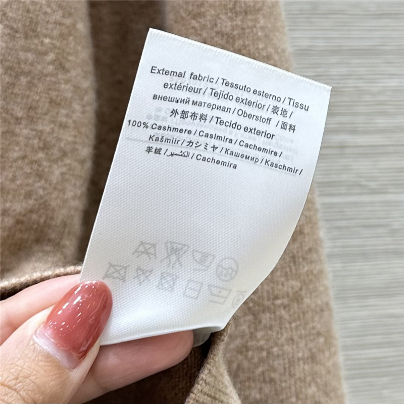 Va1e*ntin0 rhinestone collar design small cardigan replica clothes