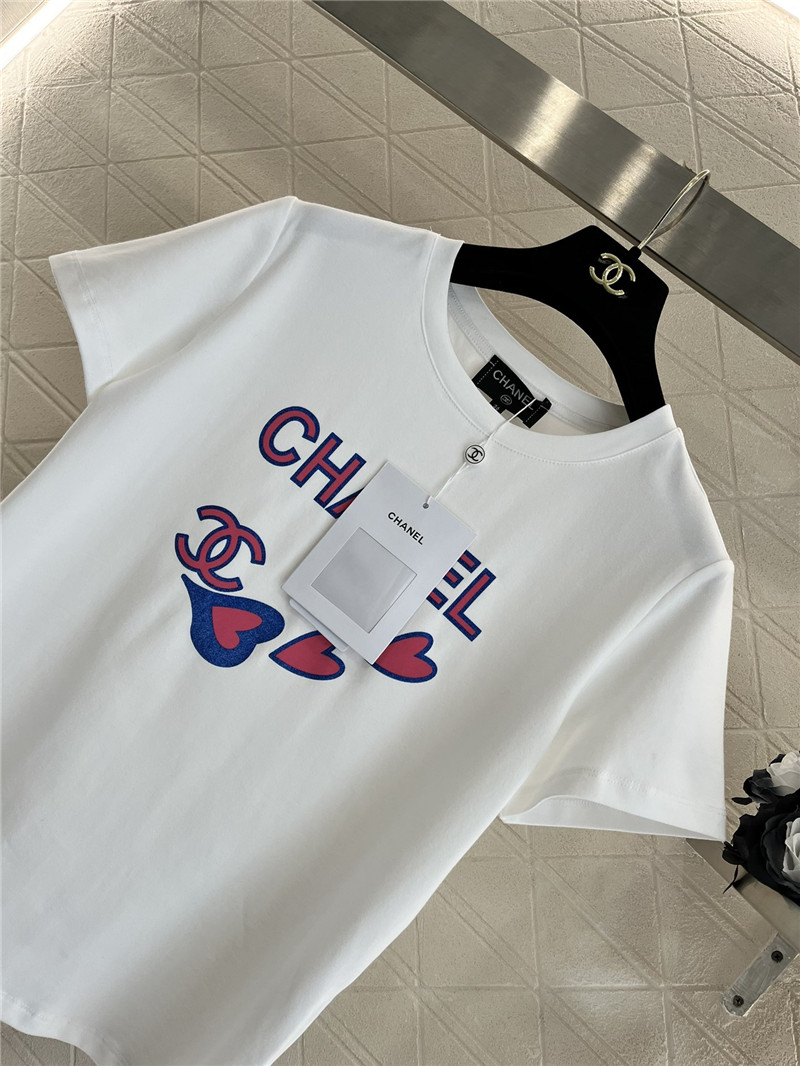 Ch**el heart print t-shirt replica clothing