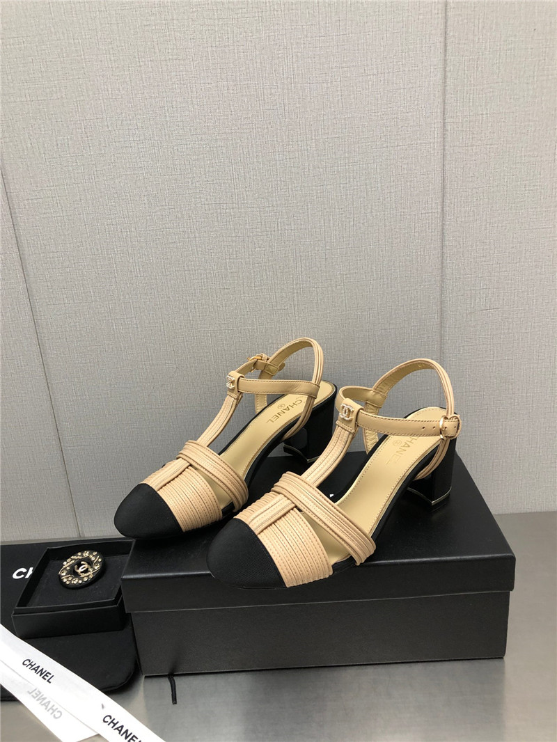 Ch**el cruise 2022/23 beige & black lambskin slingbacks pumps