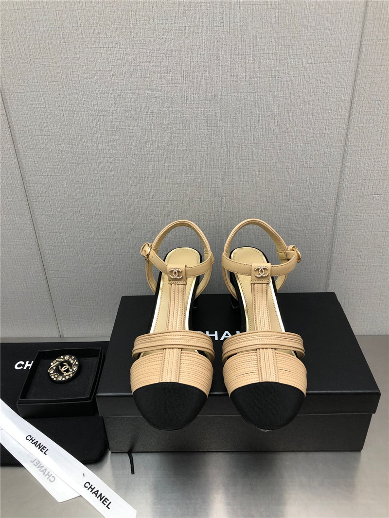 Ch**el cruise 2022/23 beige & black lambskin slingbacks pumps