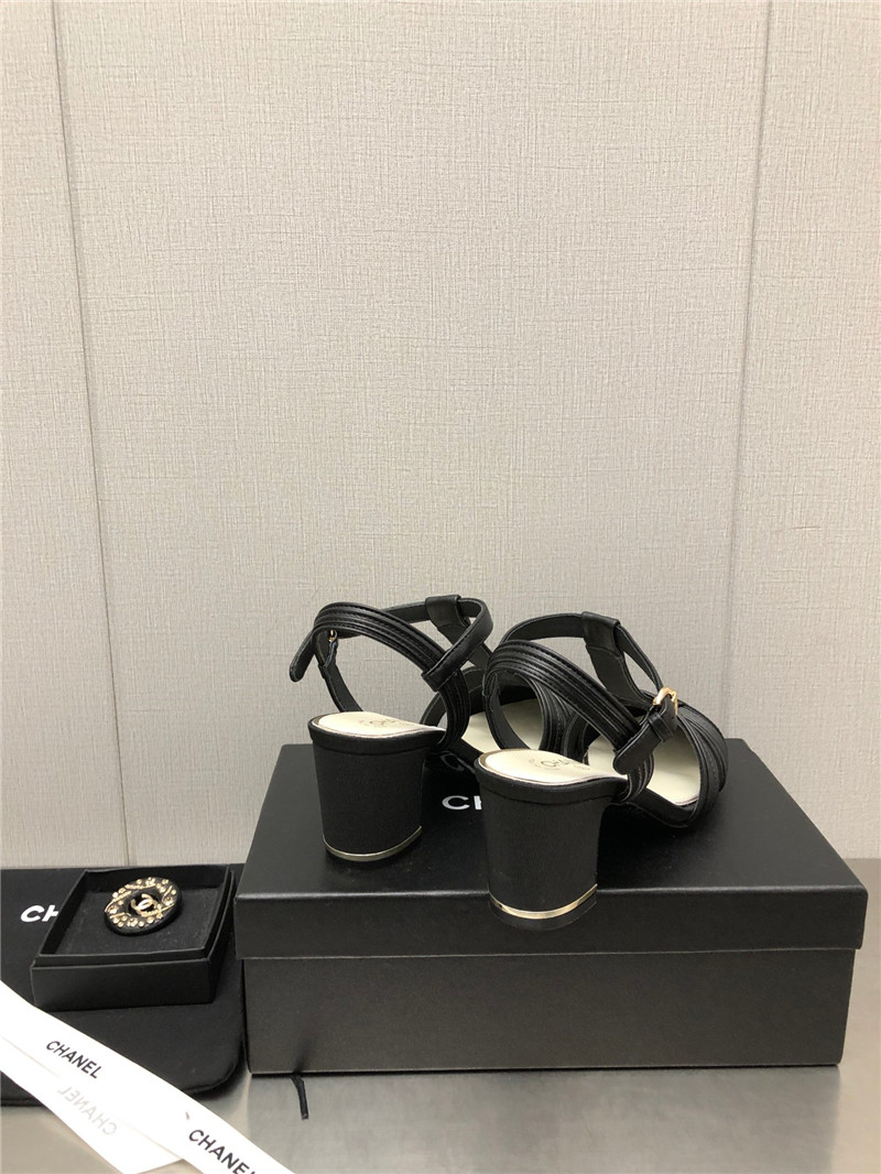 Ch**el cruise 2022/23 slingbacks & pumps in black lambskin