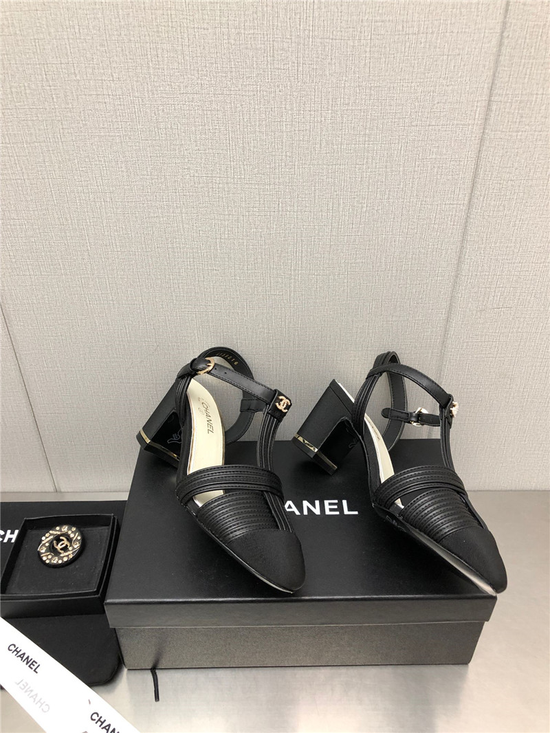 Ch**el cruise 2022/23 slingbacks & pumps in black lambskin