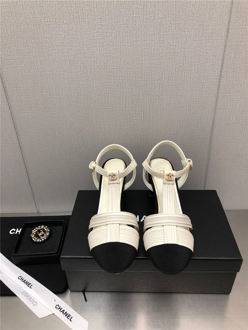 Ch**el cruise 2022/23 ivory & black lambskin slingbacks pumps