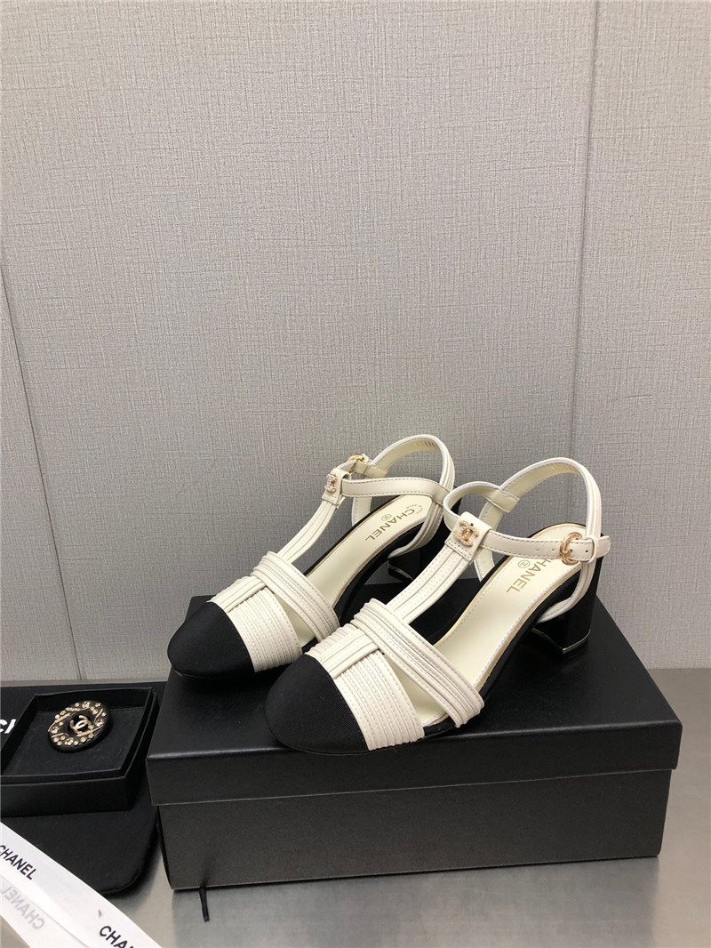 Ch**el cruise 2022/23 ivory & black lambskin slingbacks pumps