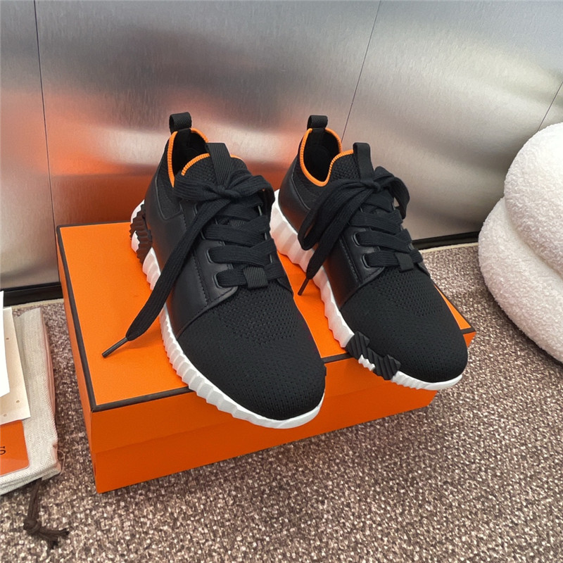 H**me5 bouncing sneaker black women