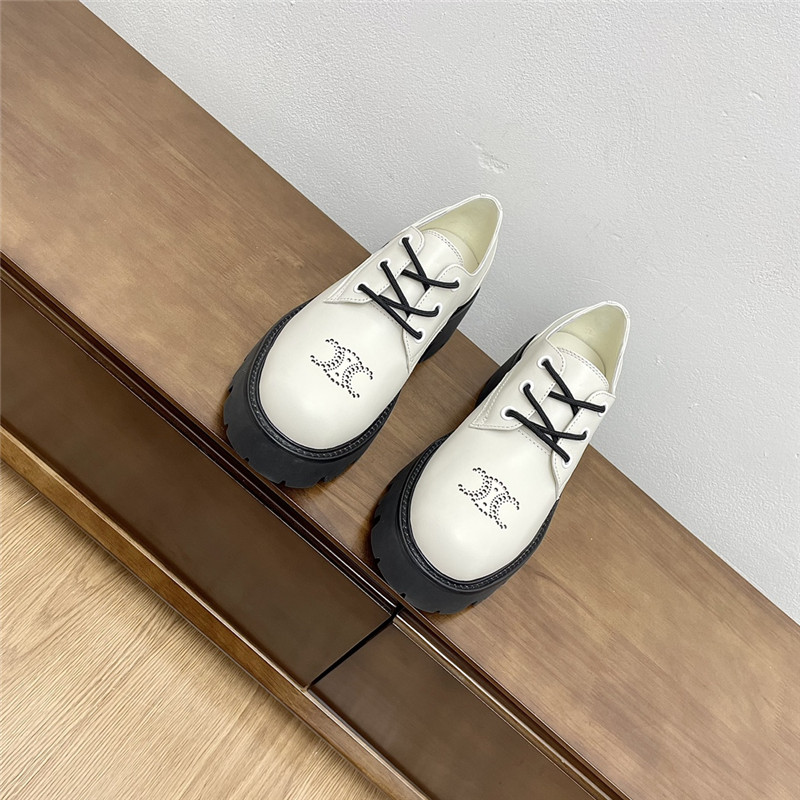 Ce1i*e triomphe rangers derby in white polished bull