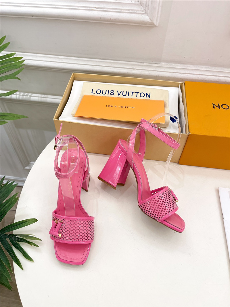 l0vis Vvtt0n shake sandal in pink patent calfskin