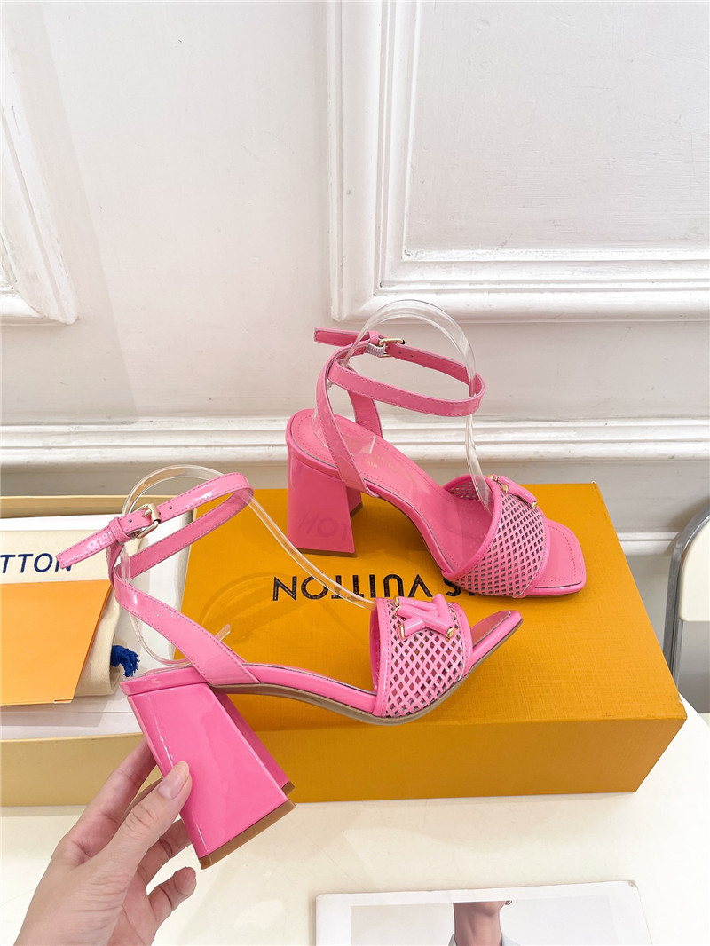 l0vis Vvtt0n shake sandal in pink patent calfskin